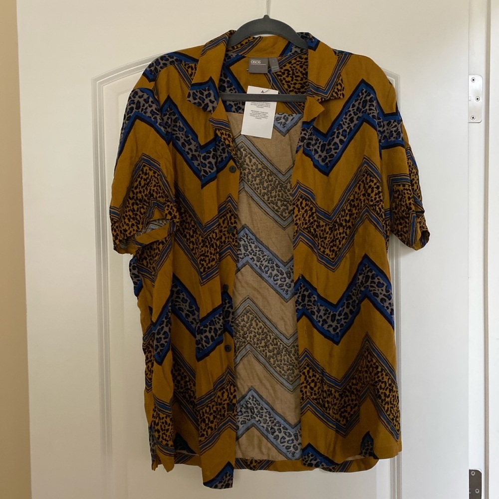 Vibey Button Down w/ zig zag cheetah print